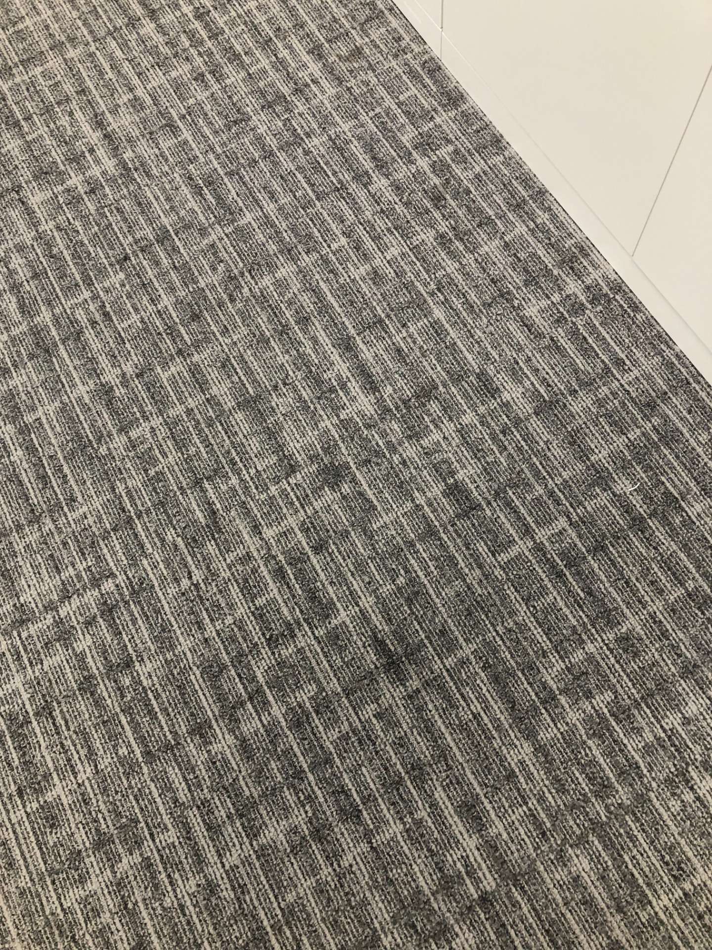 【カーペット　清掃　東京都】　東京都内のオフィスのカーペット清掃をしました！